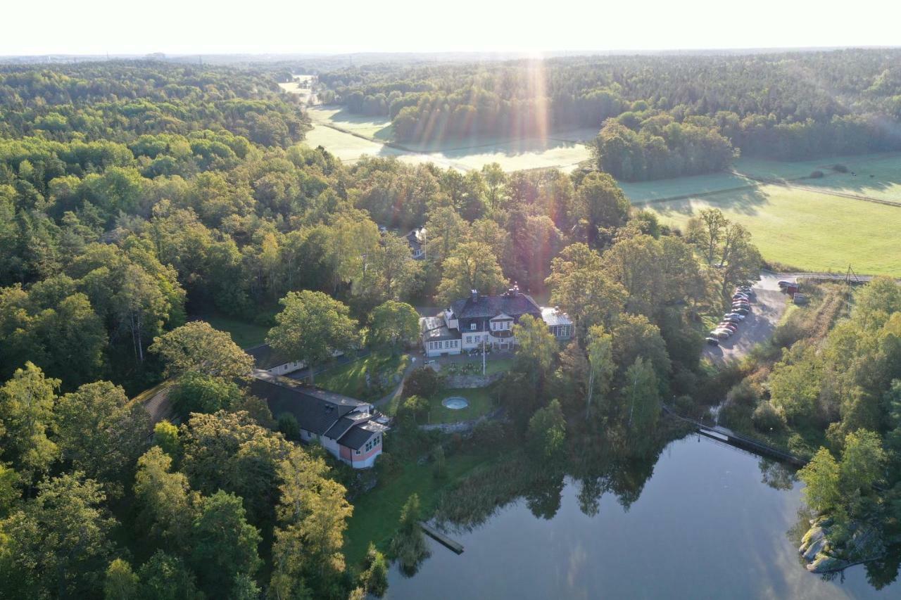 Hotel Balingsholm Huddinge Exterior foto